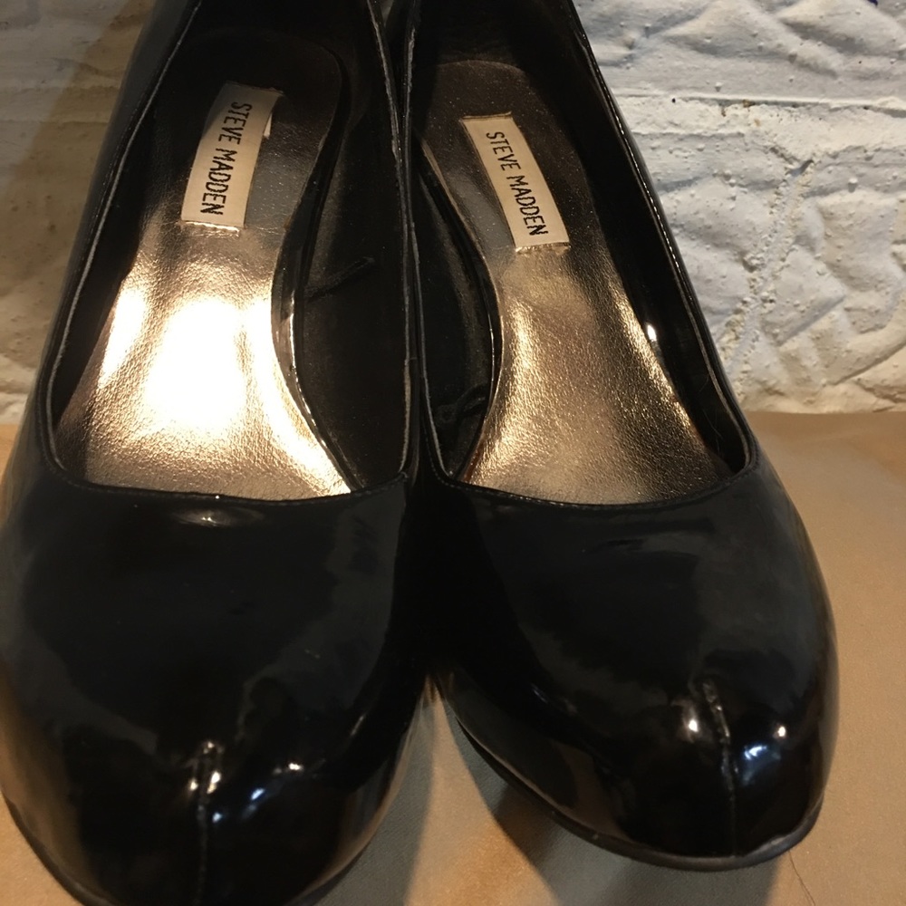 Steve Madden ladies shoes size 8